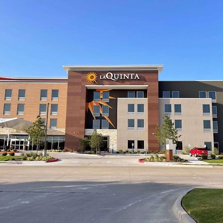 La Quinta Inn & Suites By Wyndham 플루저빌 외부 사진
