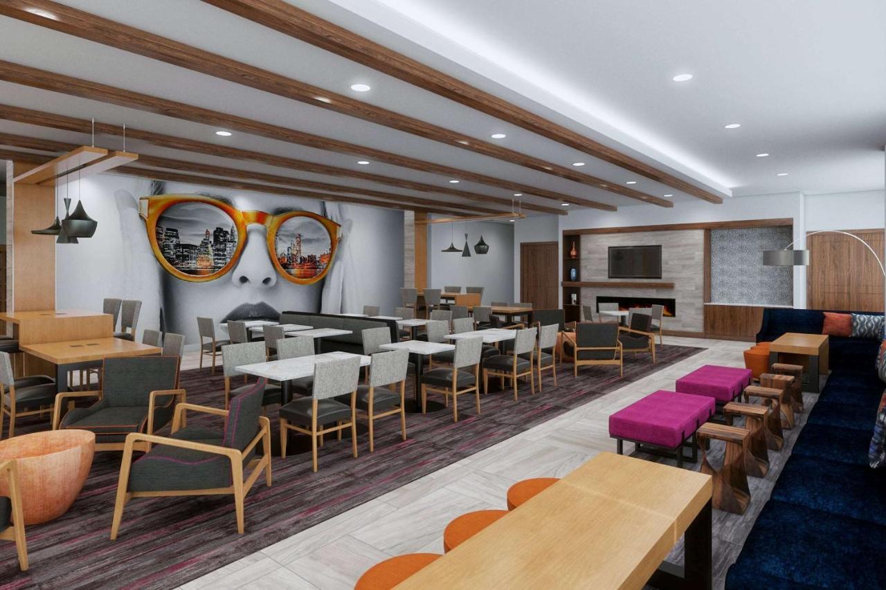 La Quinta Inn & Suites By Wyndham 플루저빌 외부 사진