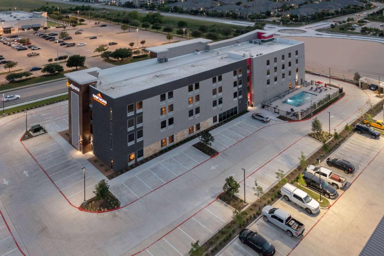 La Quinta Inn & Suites By Wyndham 플루저빌 외부 사진