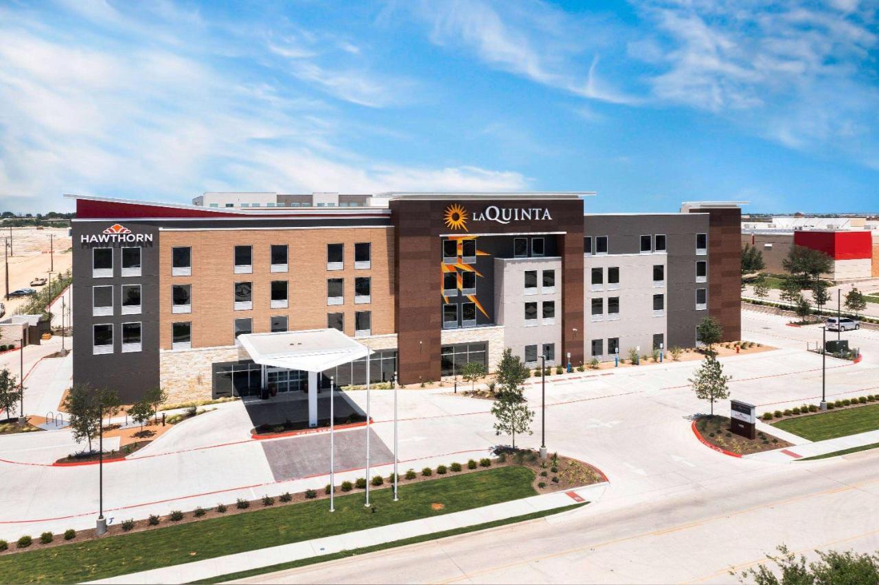 La Quinta Inn & Suites By Wyndham 플루저빌 외부 사진
