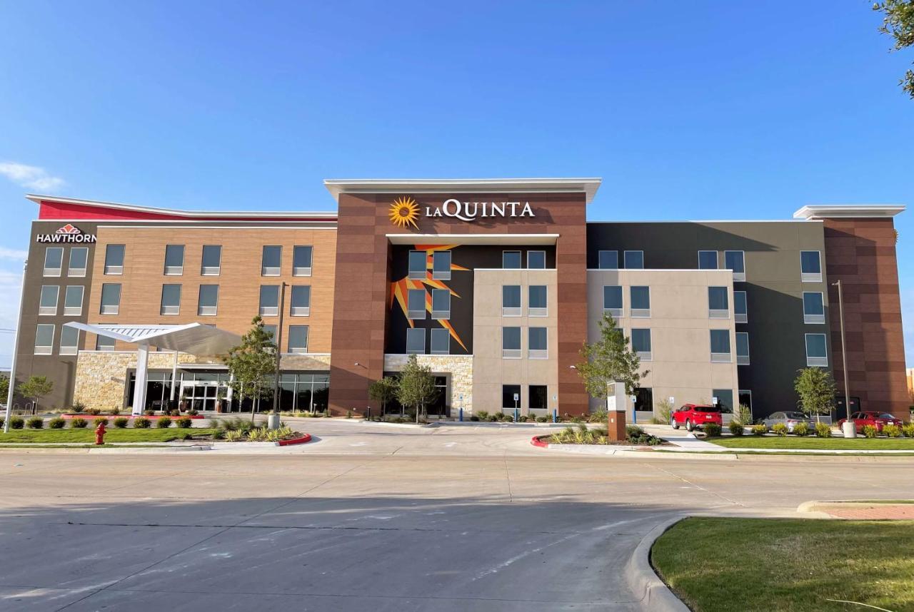 La Quinta Inn & Suites By Wyndham 플루저빌 외부 사진